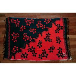 Frangipáni mintás fekete - piros átlós sarong
